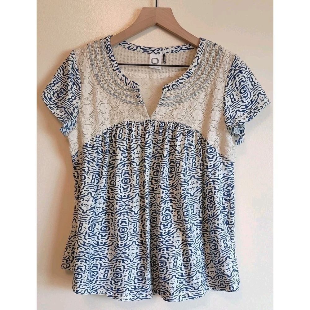 Anthropologie Akemi + Kin M Blue White Lace Babydoll Top Boho Peasant Blouse